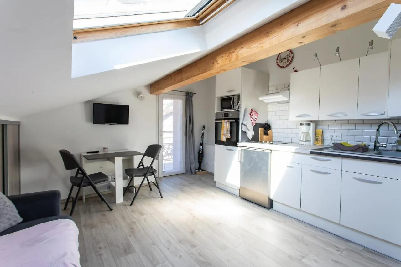 Le Coq Charmant Petit Studio En Centre Ville D'Embrun Apartment Embrun